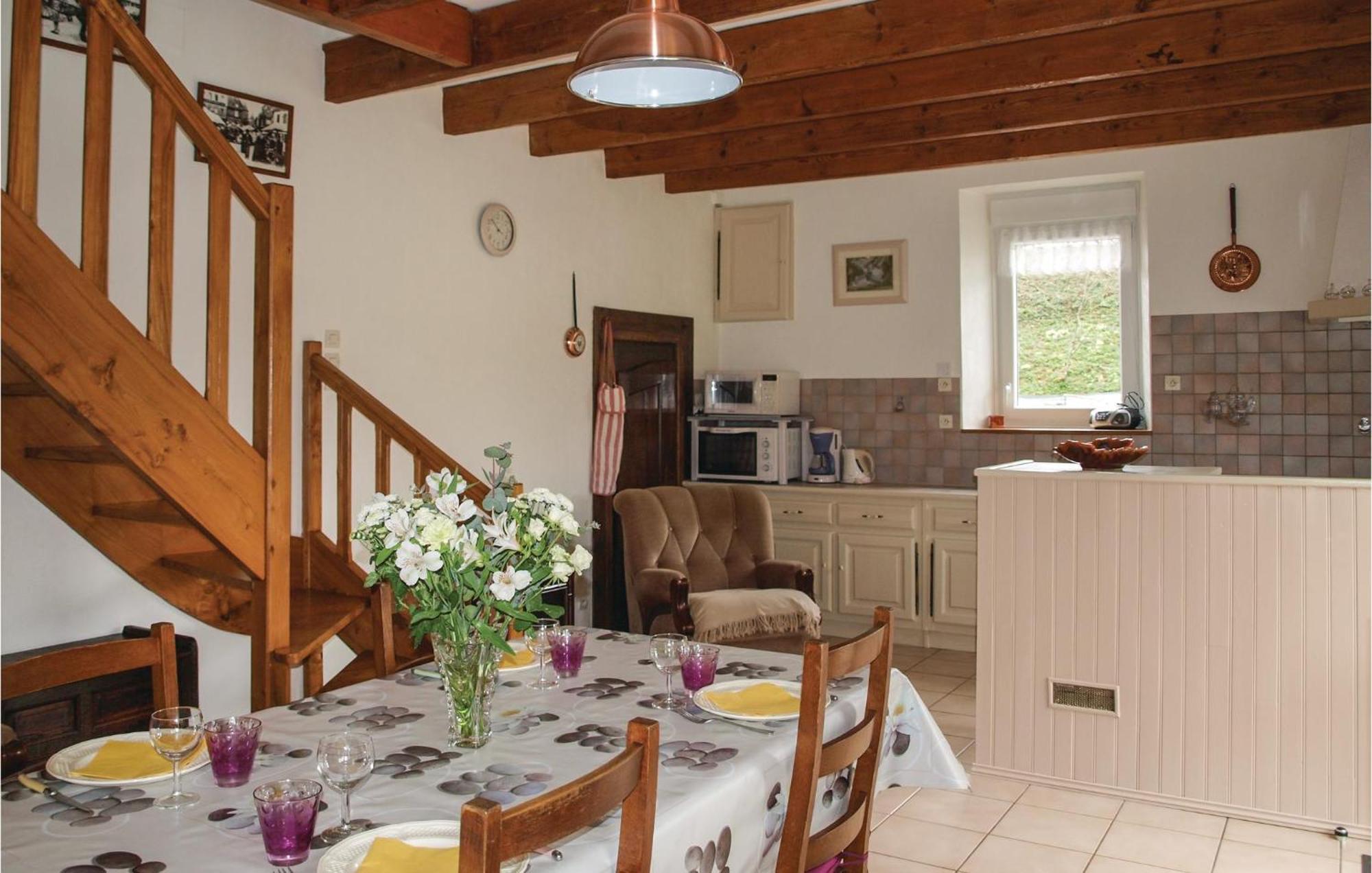 3 Bedroom Awesome Home In Lezardrieux Luaran gambar